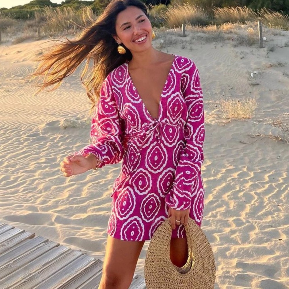 Zara | Fuschia and White Patterned Swim Cover-Up - Picture 4 of 6